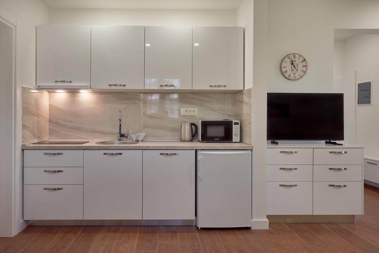 Georgiy Lux Apartments Lastva Grbaljska Bagian luar foto