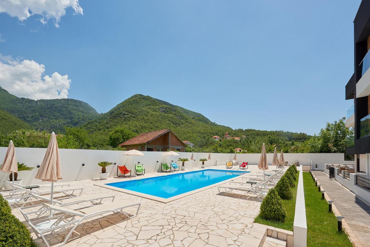 Georgiy Lux Apartments Lastva Grbaljska Bagian luar foto