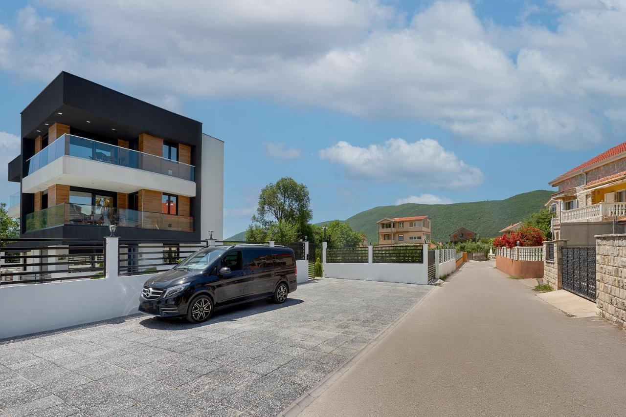 Georgiy Lux Apartments Lastva Grbaljska Bagian luar foto
