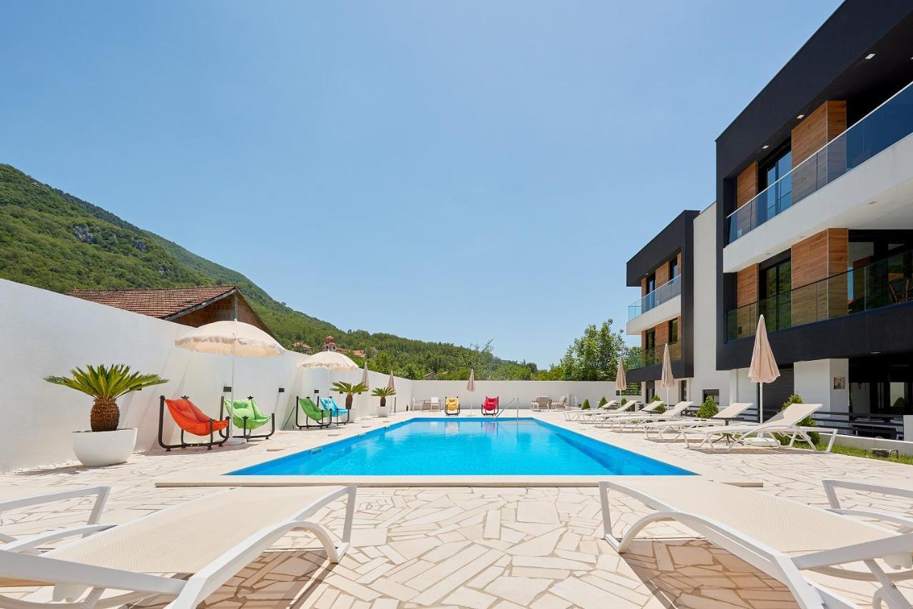 Georgiy Lux Apartments Lastva Grbaljska Bagian luar foto