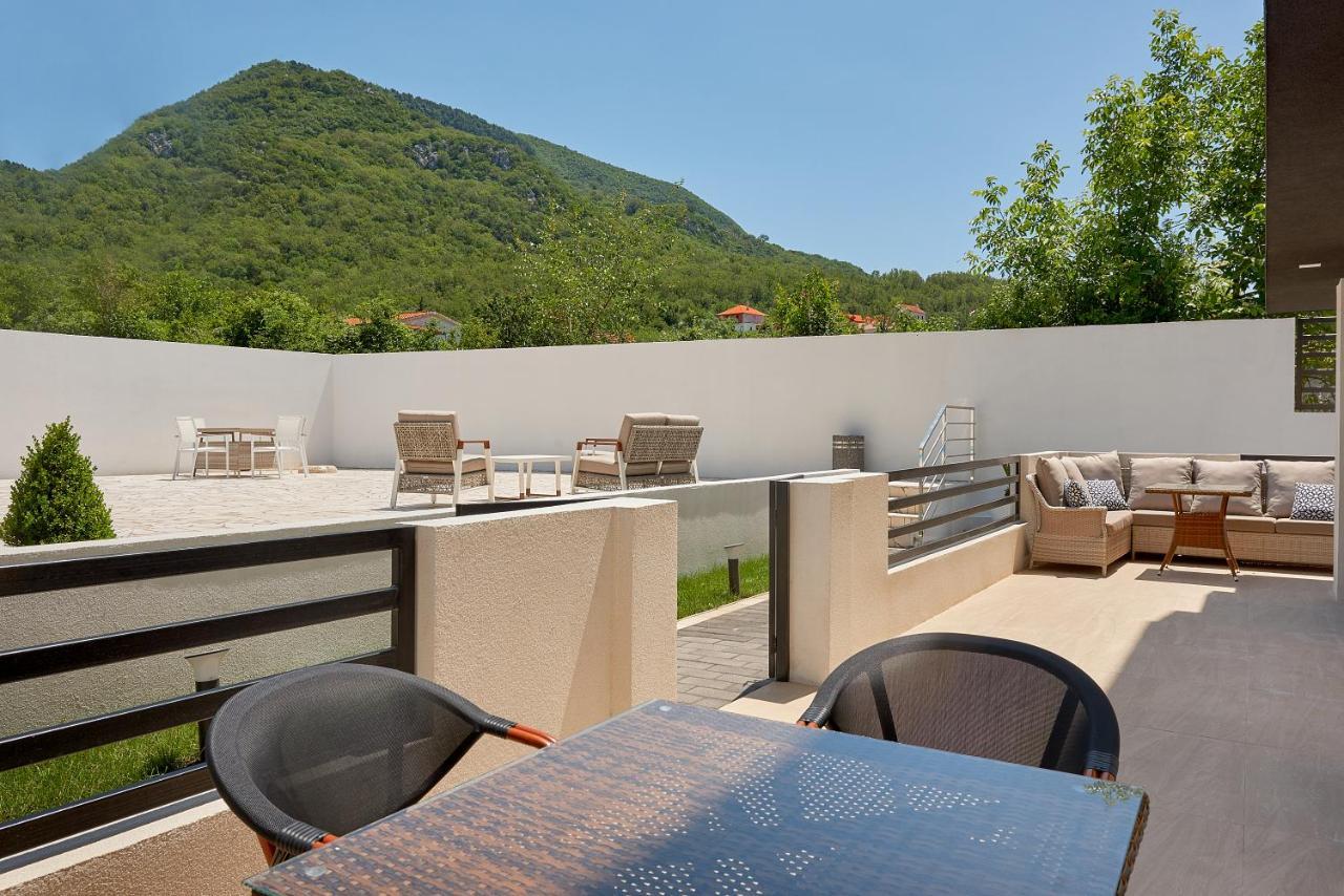 Georgiy Lux Apartments Lastva Grbaljska Bagian luar foto