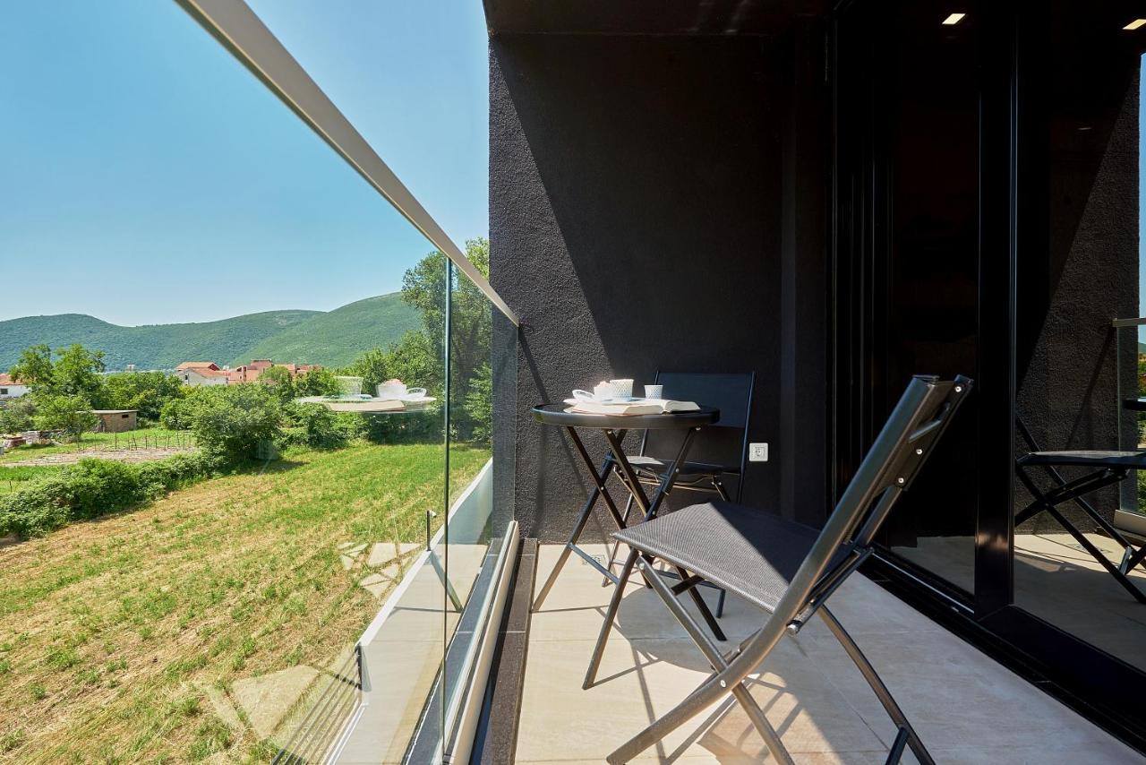Georgiy Lux Apartments Lastva Grbaljska Bagian luar foto