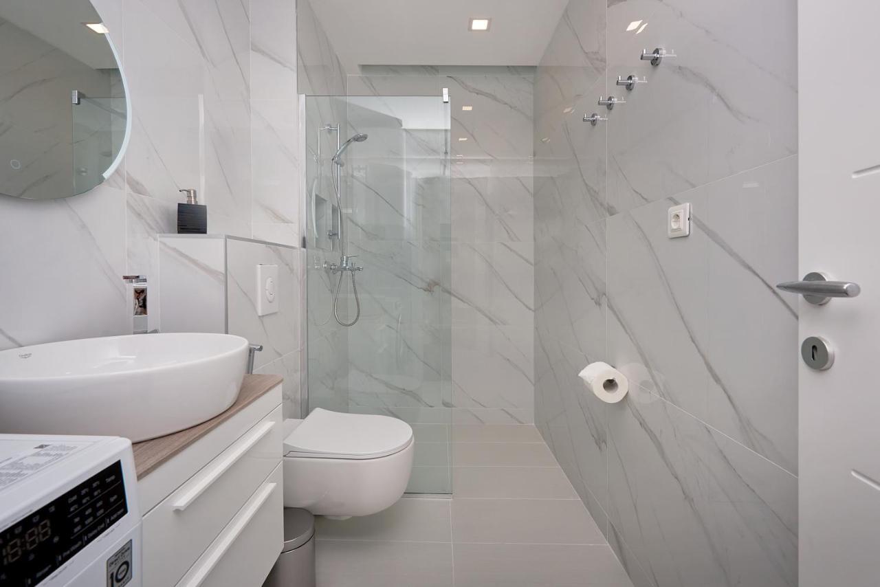 Georgiy Lux Apartments Lastva Grbaljska Bagian luar foto