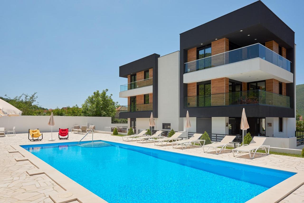 Georgiy Lux Apartments Lastva Grbaljska Bagian luar foto