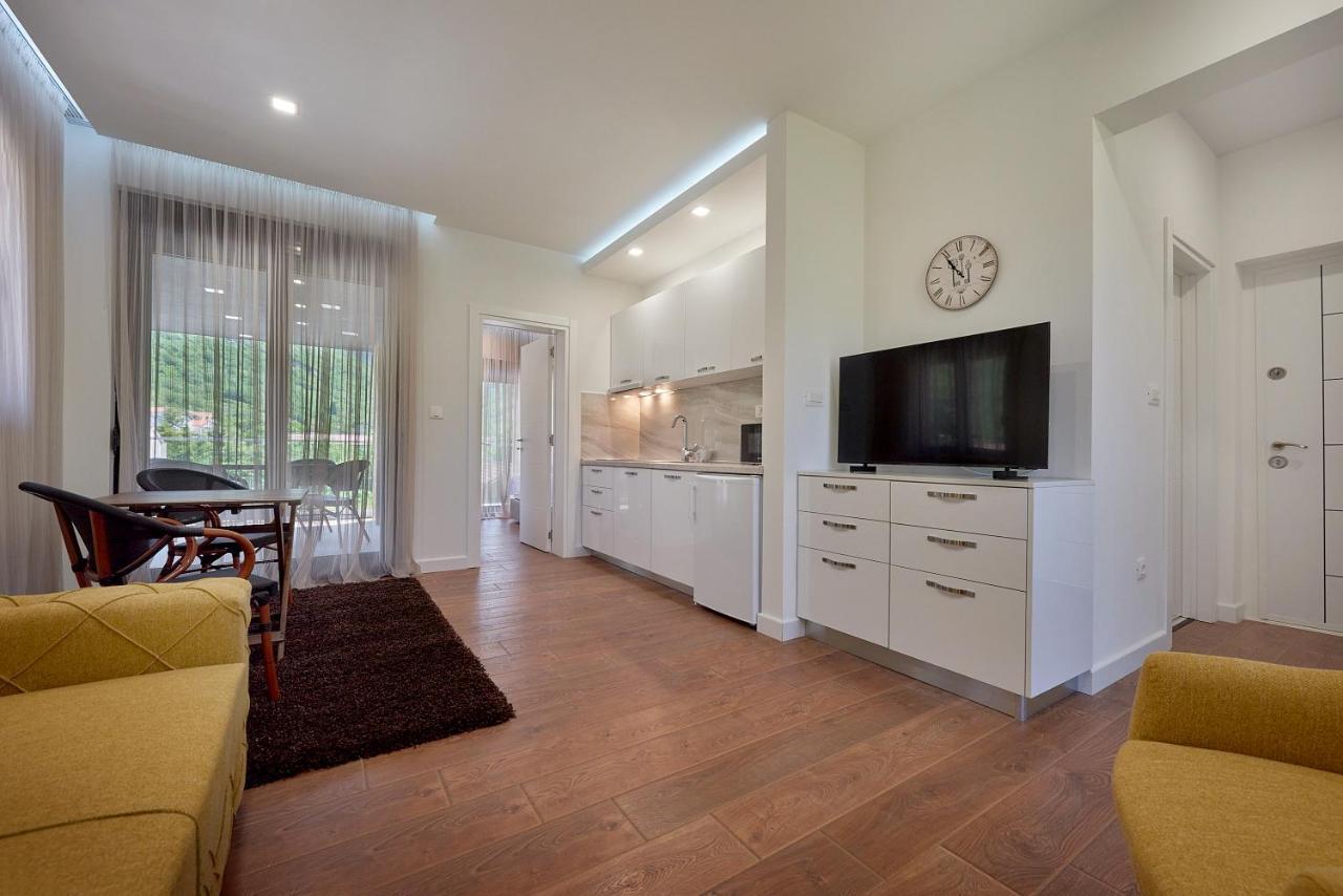 Georgiy Lux Apartments Lastva Grbaljska Bagian luar foto