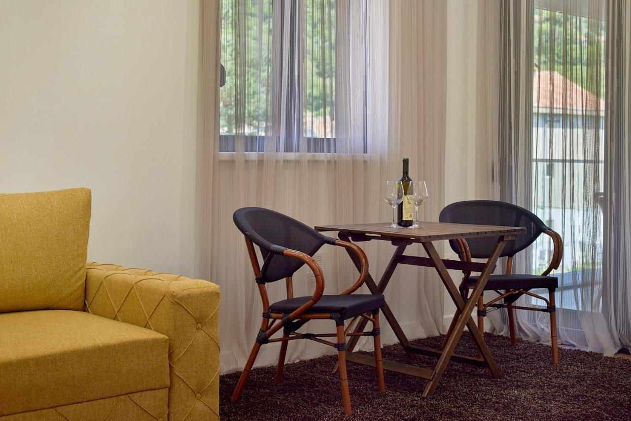 Georgiy Lux Apartments Lastva Grbaljska Bagian luar foto